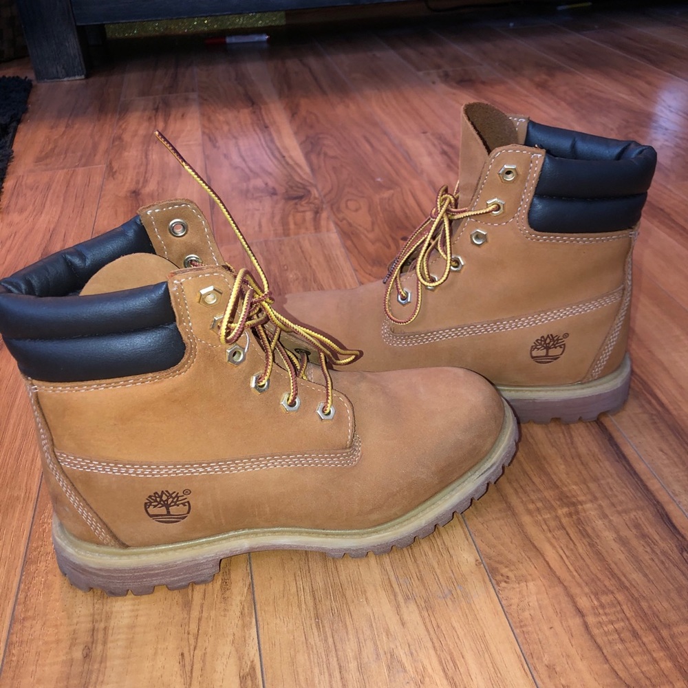 ❌SOLD❌ Women’s Tan Timberlands